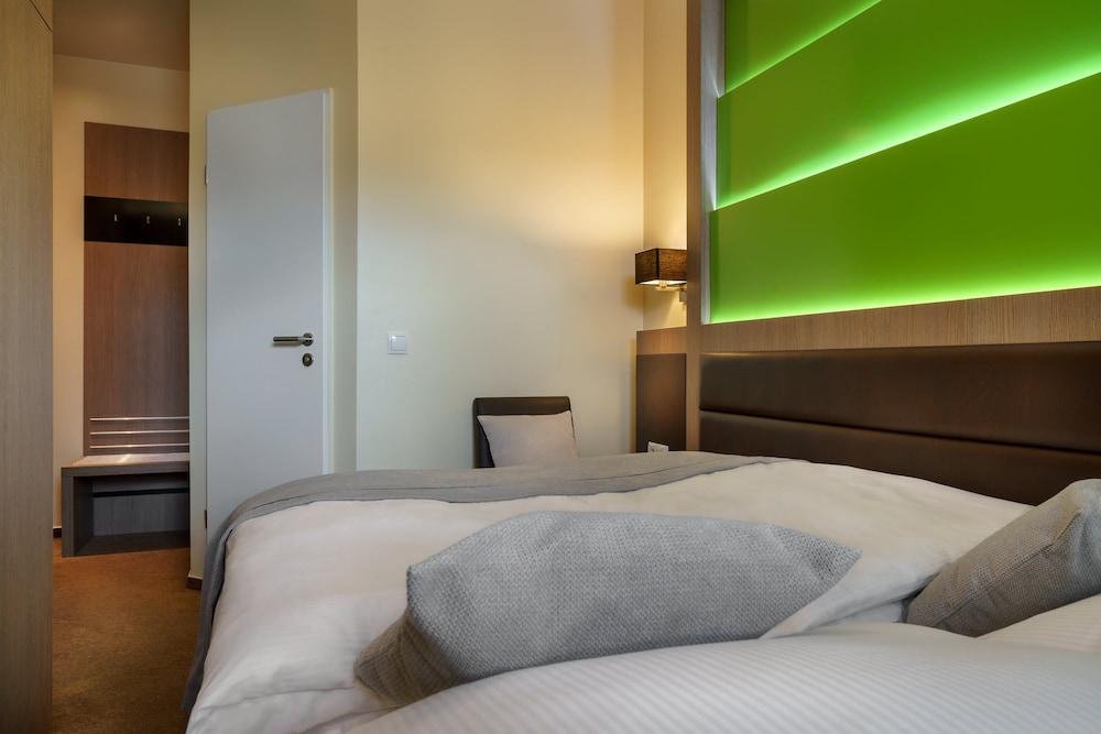- The Niu, Fusion St. Georg By Ihg Hotel Hamburgo