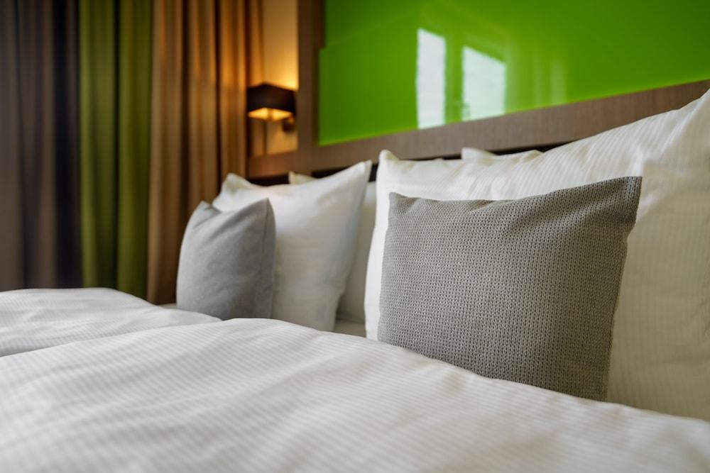 - The Niu, Fusion St. Georg By Ihg Hotel Hamburgo