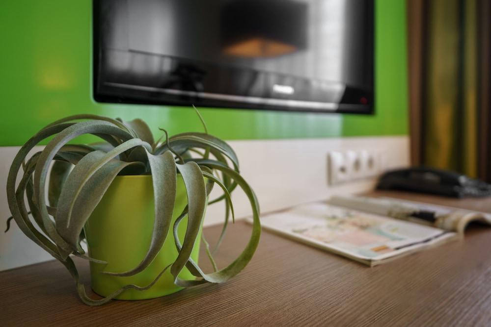 - The Niu, Fusion St. Georg By Ihg Hotel Hamburgo